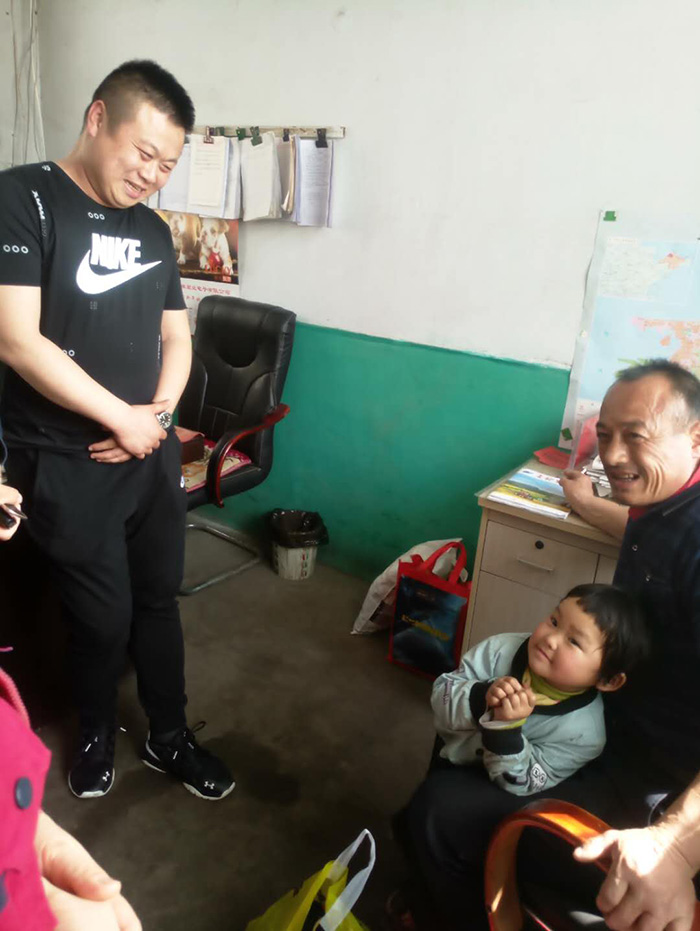 藍(lán)牙公司資助小妮妮(1) 藍(lán)牙公司資助小妮妮(1)